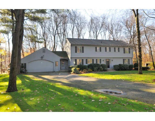 Photo of 37 Elizabeth Cir