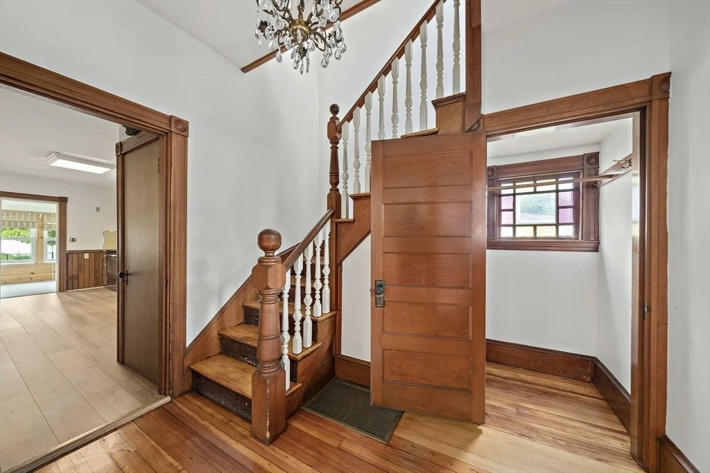 Photo of 8 May Avenue