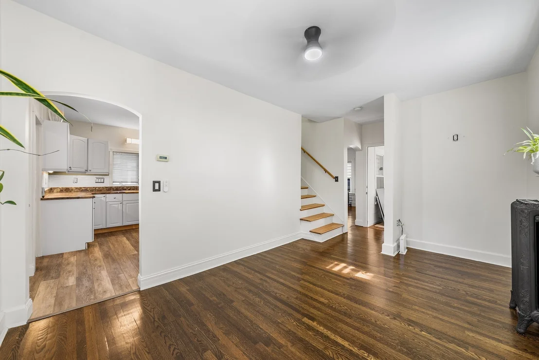 Photo of 294 Eastern Ave