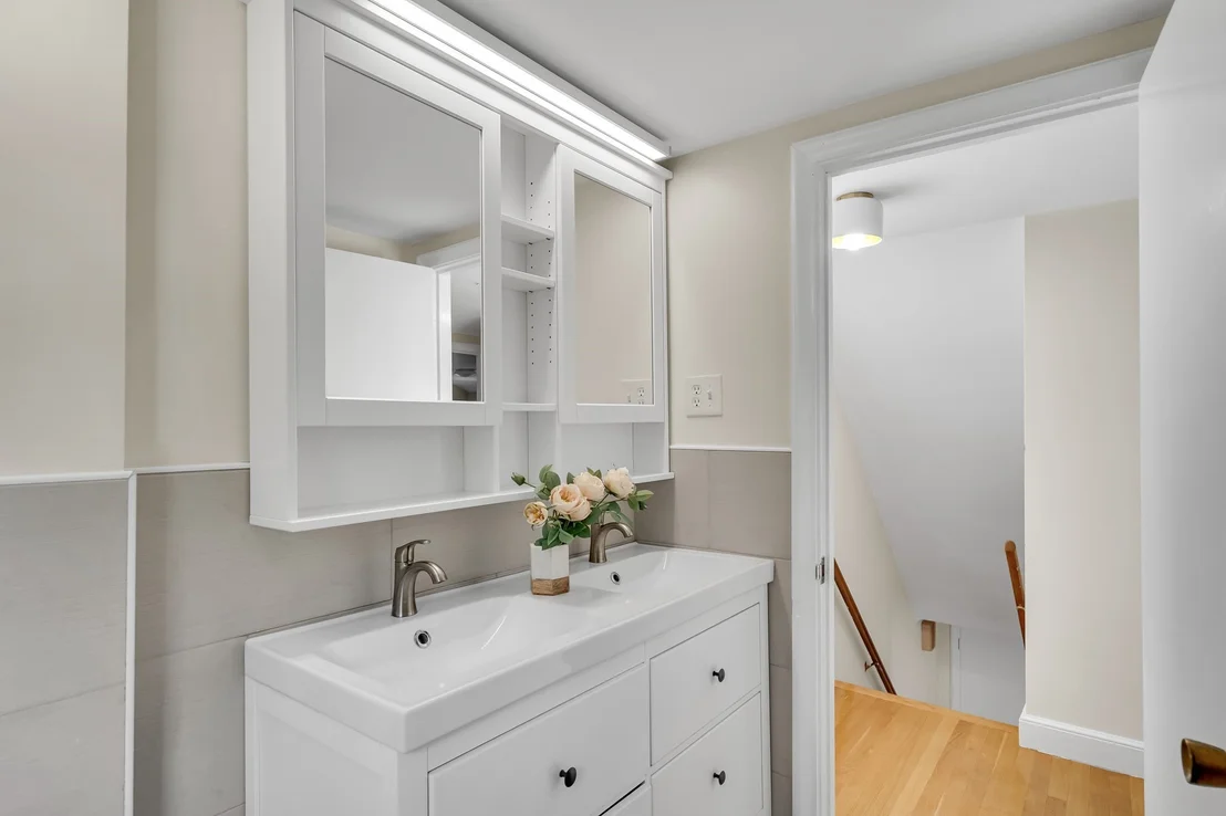 Photo of 33 Stowecroft Rd