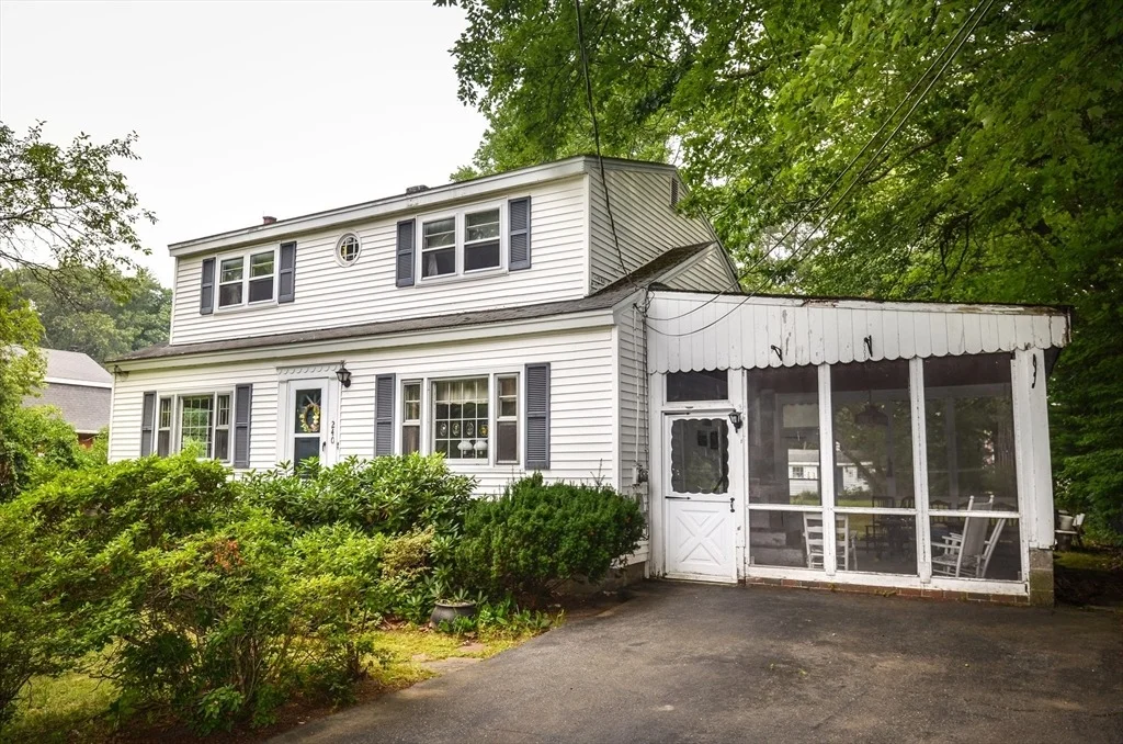 Photo of 240 Gates Pond Rd