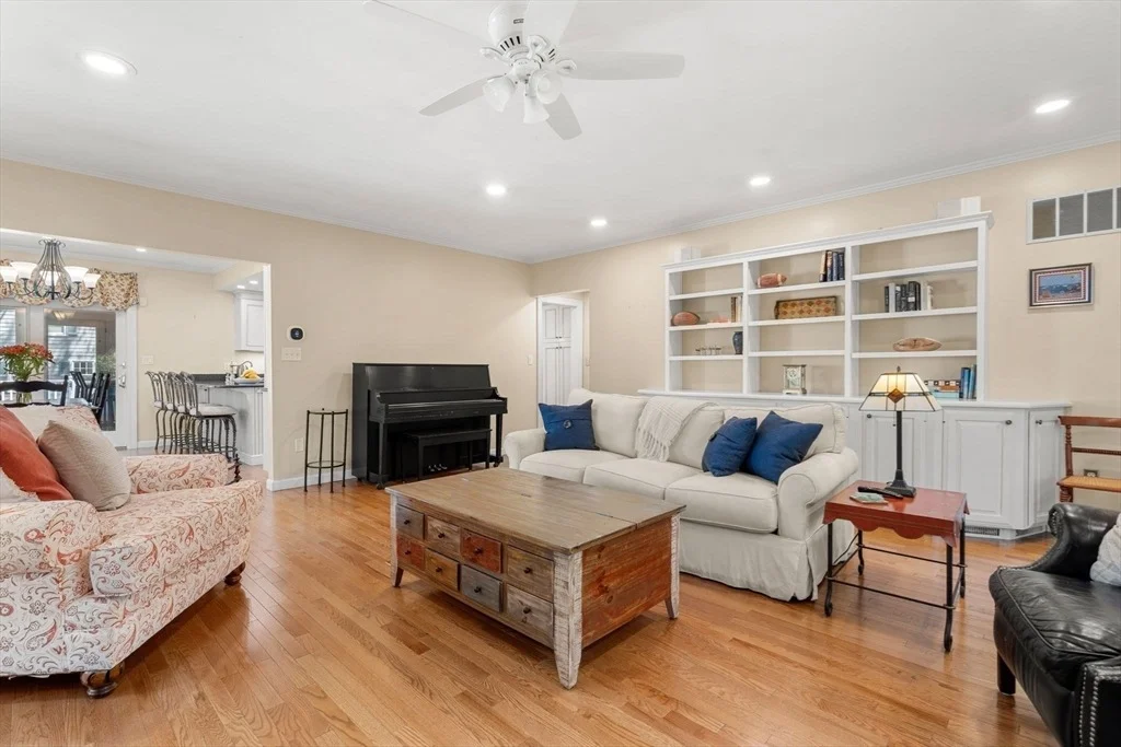 Photo of 4 Crestwood