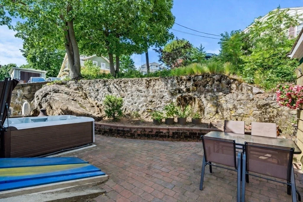 Photo of 9 Sheridan Road