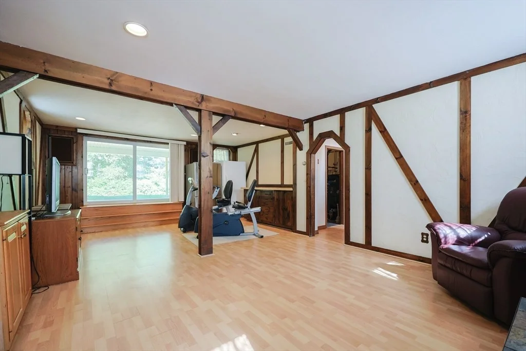 Photo of 6 Weetamoe Dr