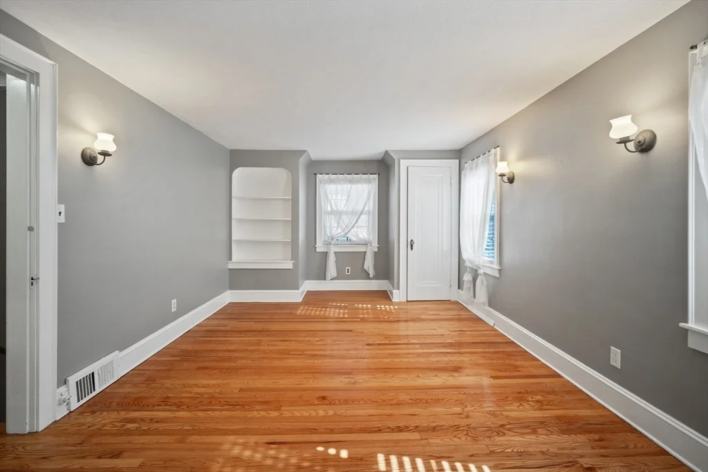 Photo of 144 Gillette Ave