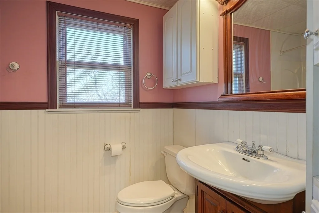 Photo of 8 Crestview Dr