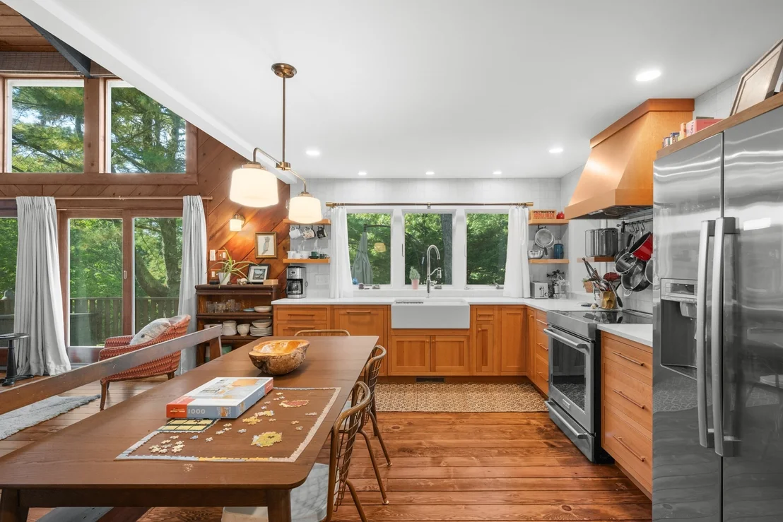 Photo of 136 N Pond Dr