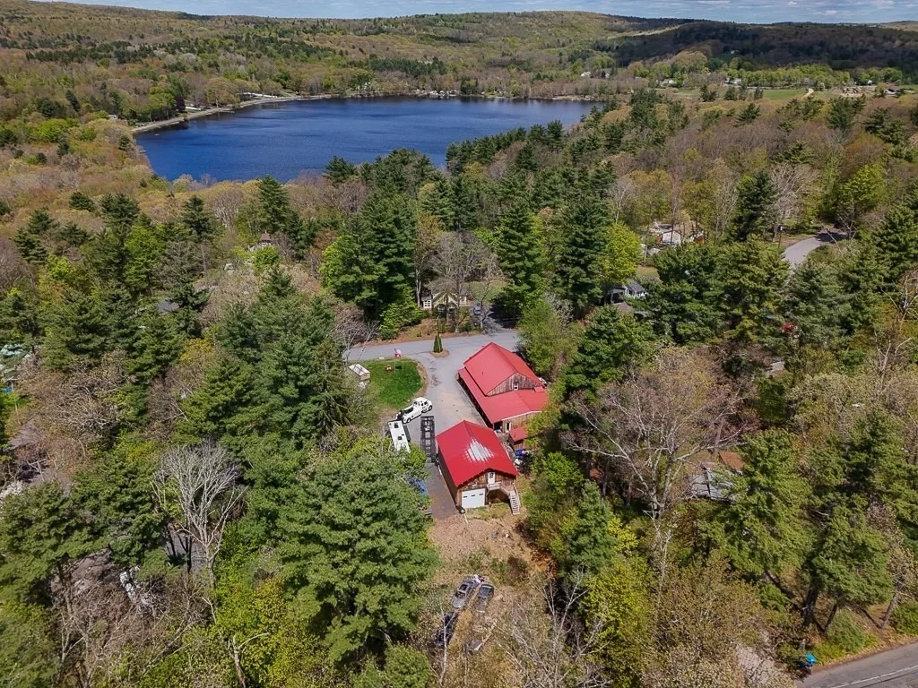 Photo of 8 Oakwood Rd