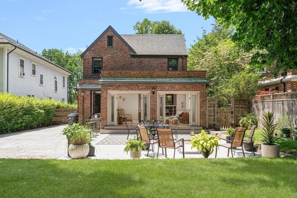 Photo of 87 Blackstone Blvd