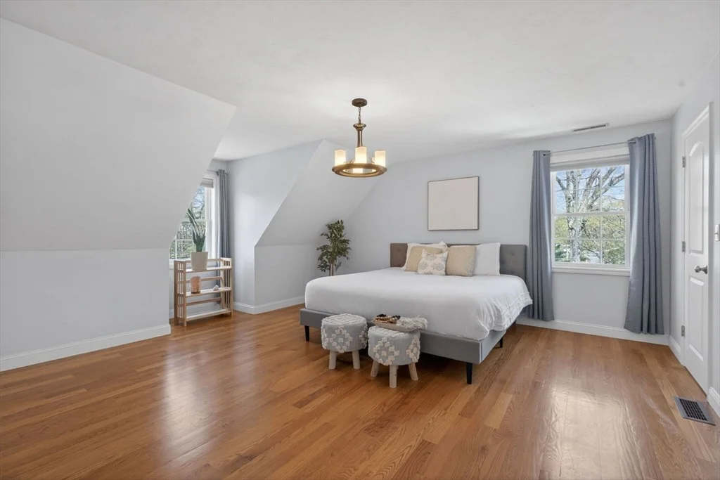 Photo of 219 River Rd