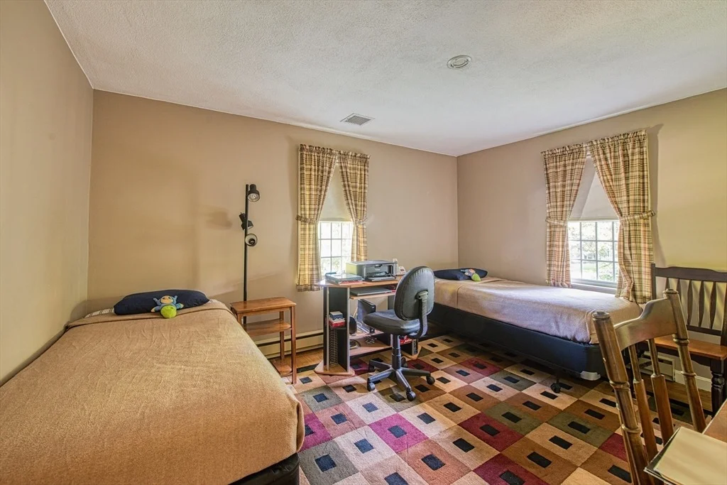 Photo of 25 Laurie Cir