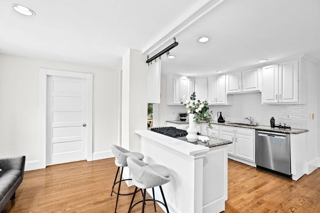 Photo of 90 Brook St