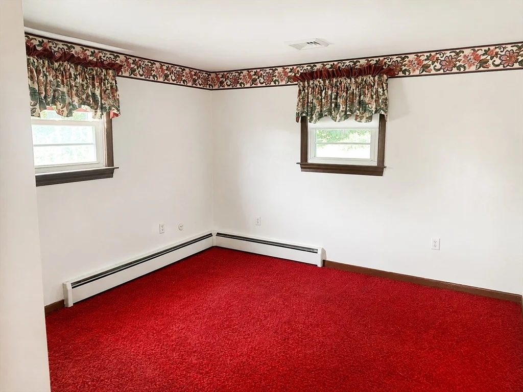 Photo of 1282 Quaker St