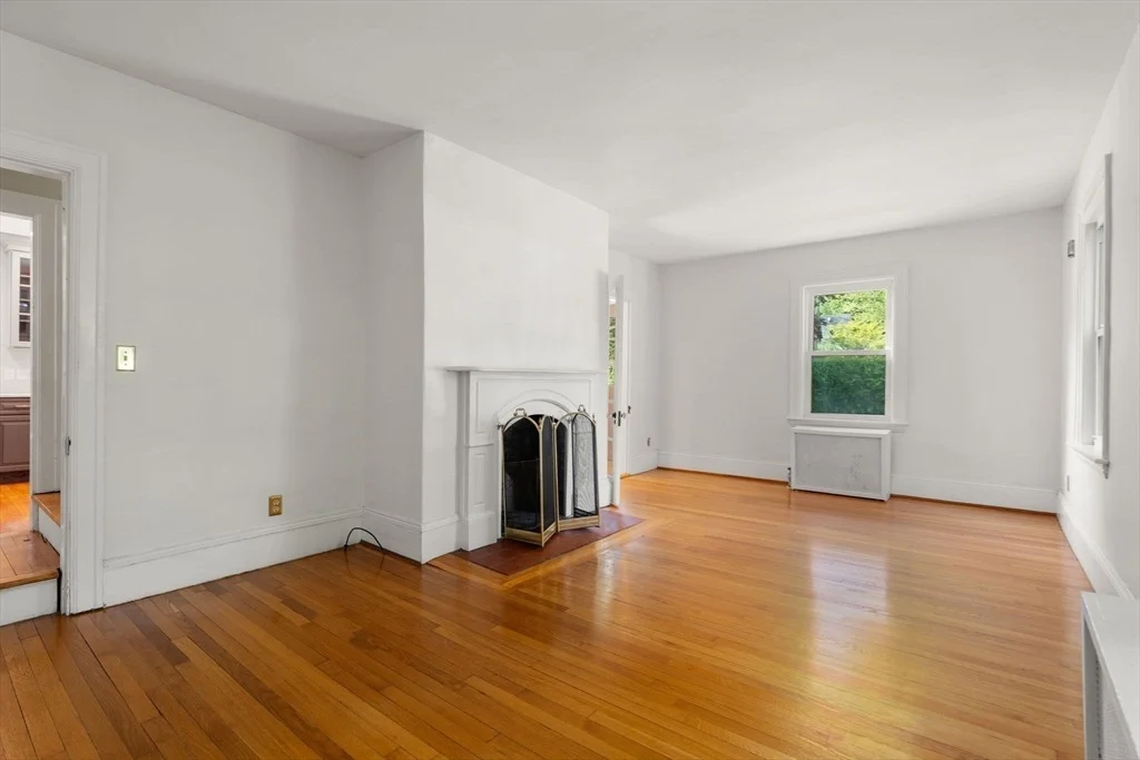 Photo of 1231 Pleasant St
