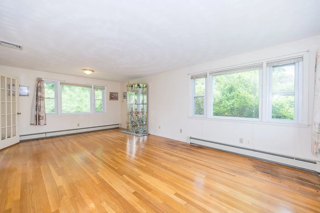 Photo of 27 Chevy Chase Rd