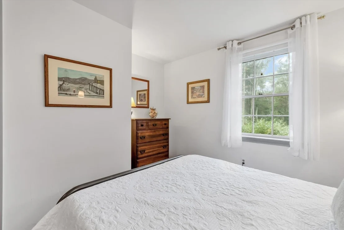 Photo of 8 Golf Link Cir