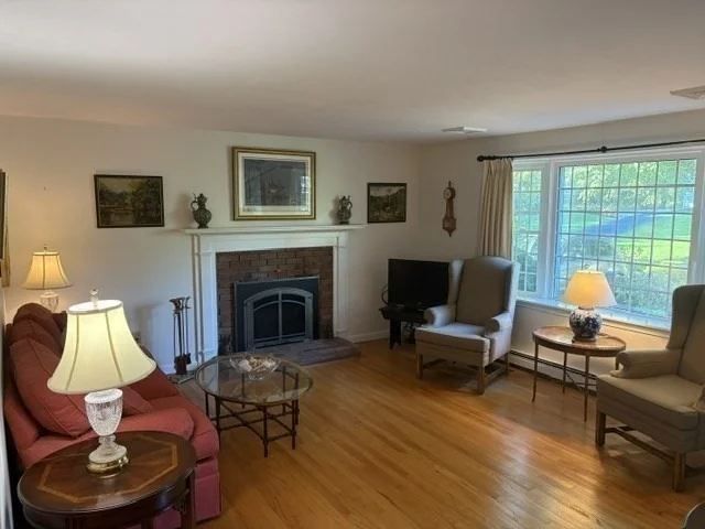 Photo of 107 Continental Dr