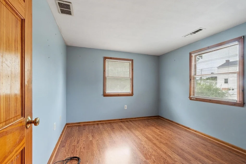 Photo of 170 Townsend Ave