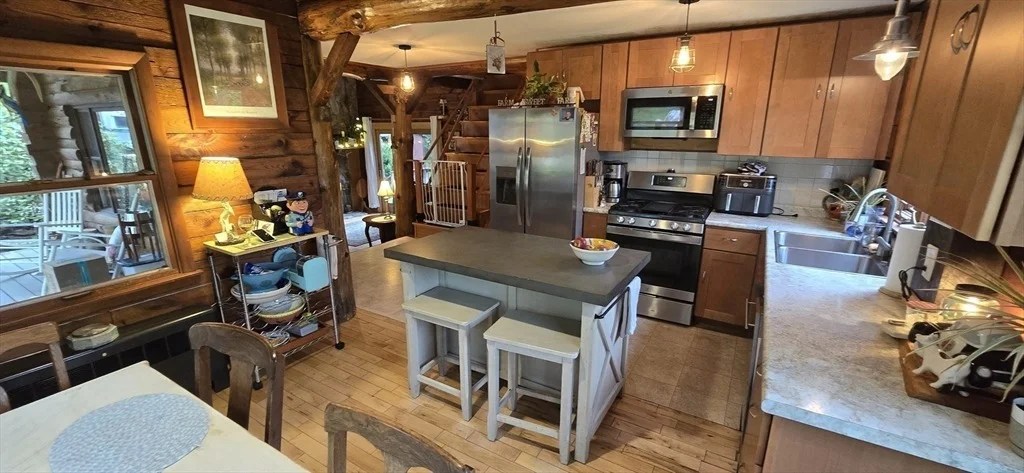 Photo of 250 Athol Rd