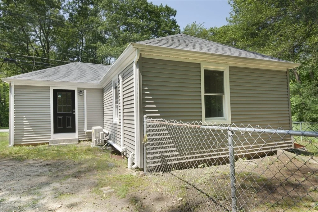 Photo of 394 Douglas St