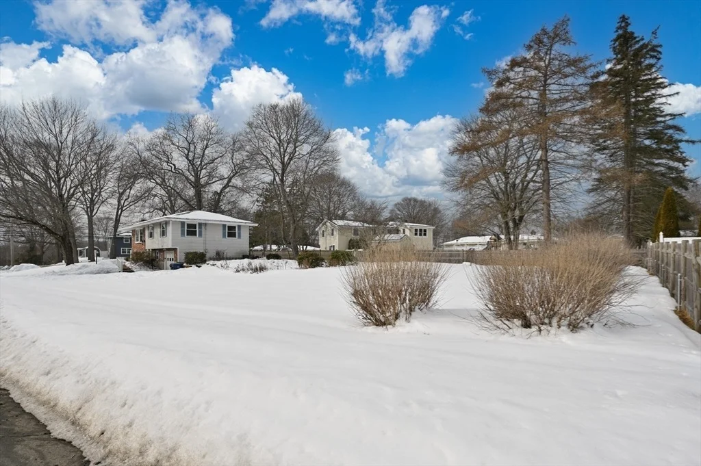 Photo of 2 Iroquois Rd.