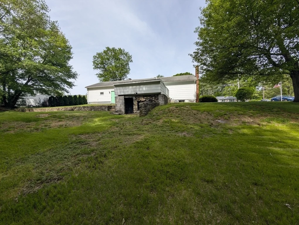 Photo of 7 Birchwood Dr