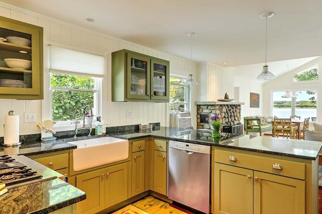 Photo of 1518 Drift Road