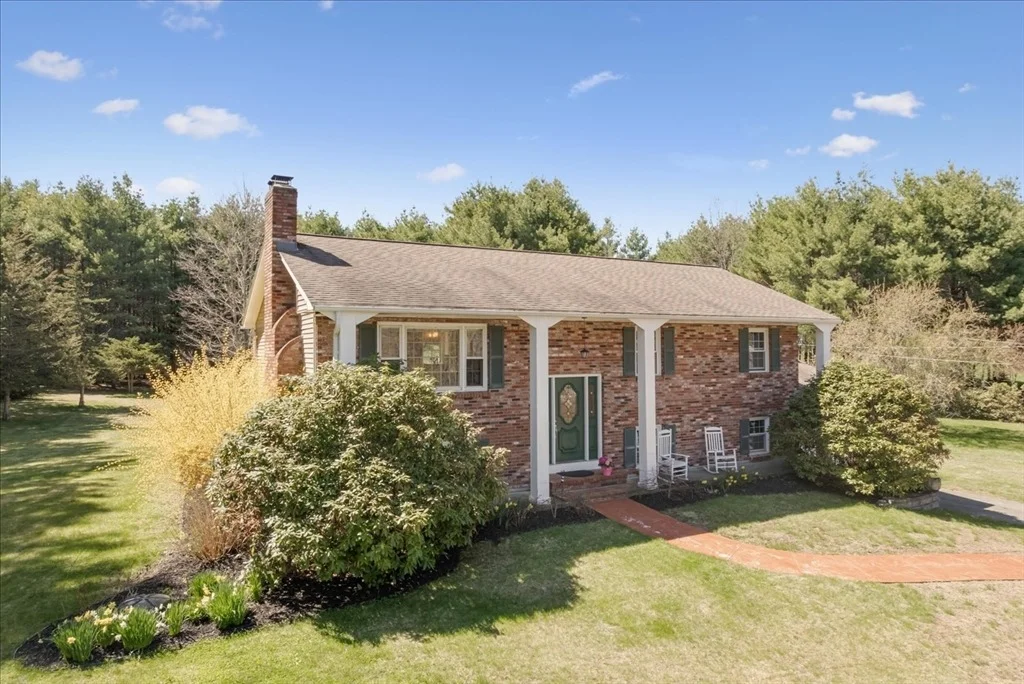 Photo of 138 Benjamin Rd