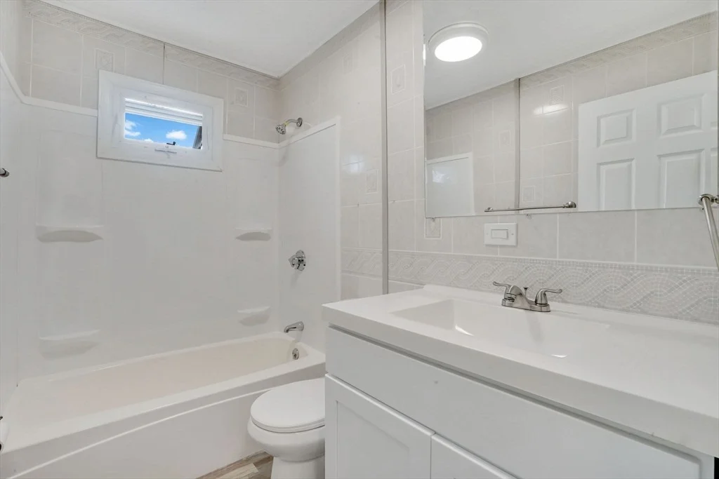 Photo of 55 Pheland St