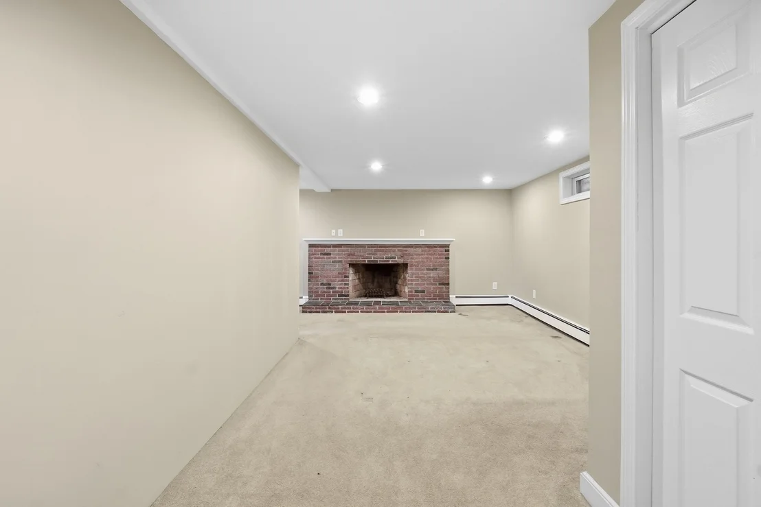Photo of 27 Aldea Ave