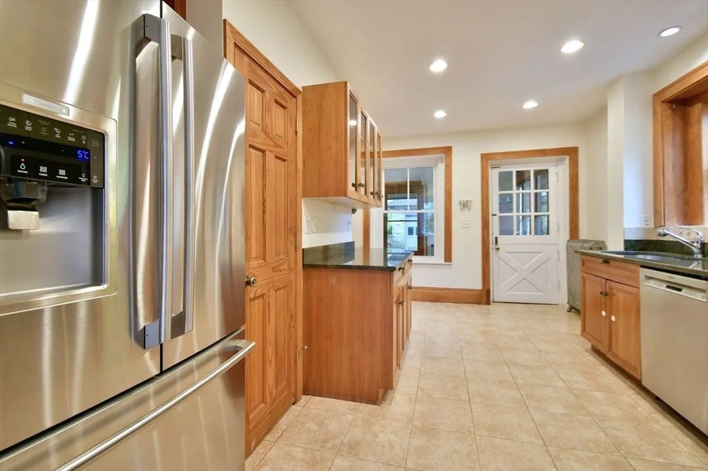 Photo of 141 Beacon St