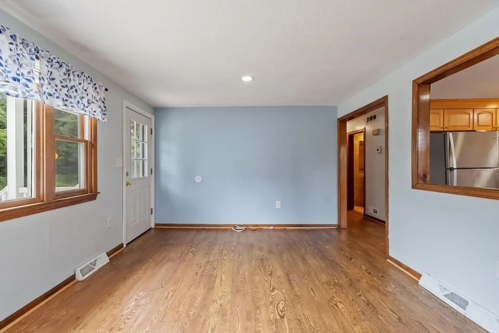 Photo of 170 Townsend Ave