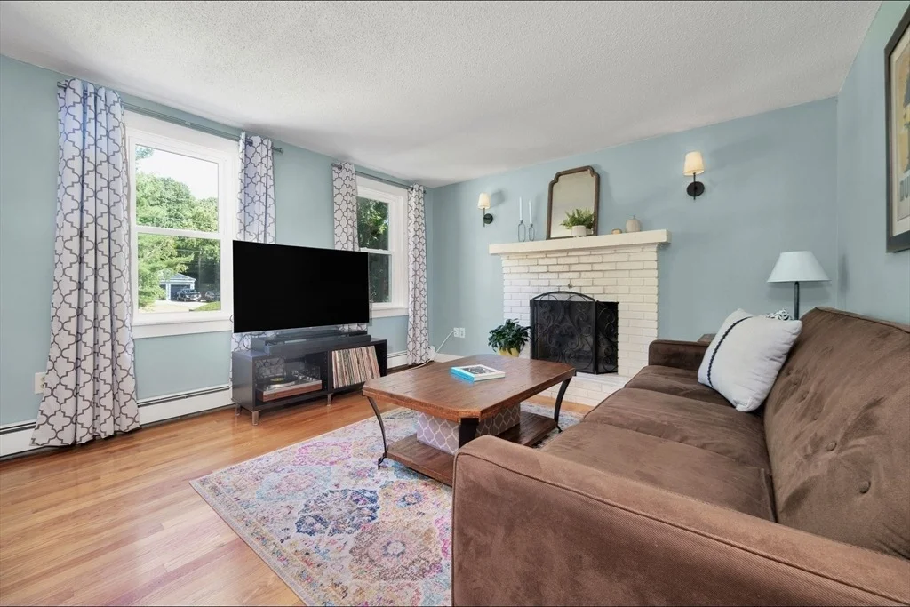 Photo of 96 Bay State Cir