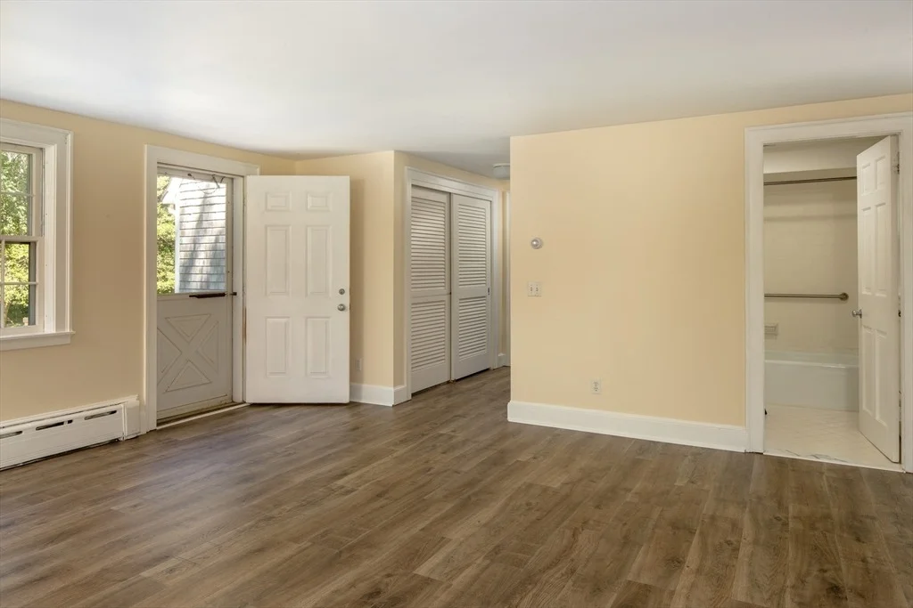 Photo of 92 Front St