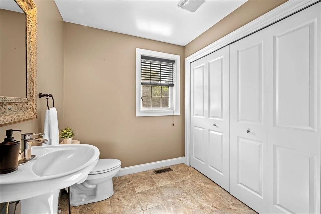 Photo of 103 Wenham Rd
