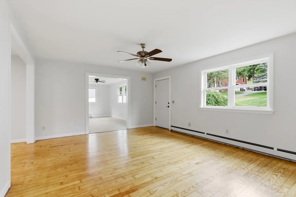 Photo of 1007 Boston Rd