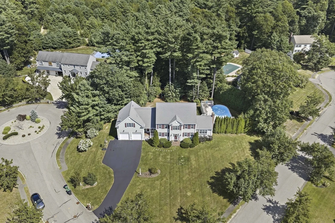 Photo of 49 Lantern Ln