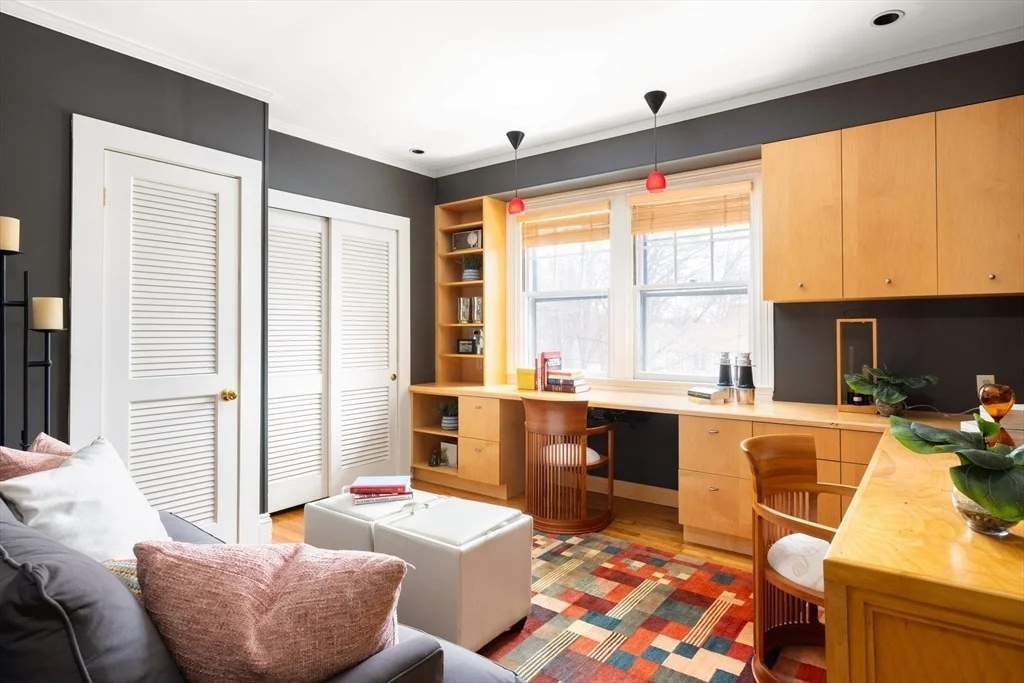 Photo of 282 Buckminster Rd