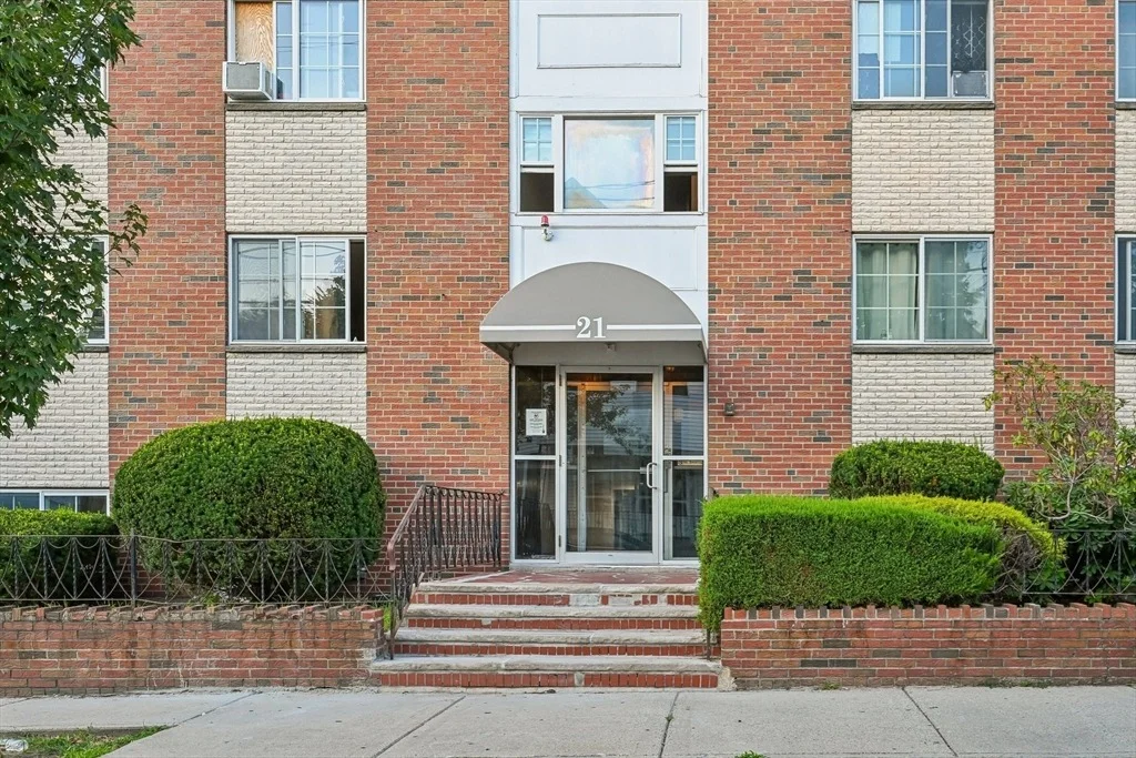 Photo of Unit 23 at 21 Staples Ave