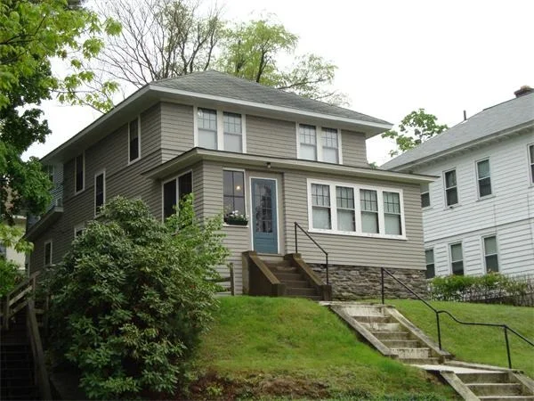 Photo of 916 Pleasant Street