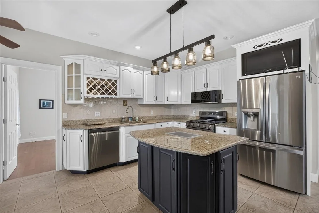 Photo of 31 Hillcrest Cir