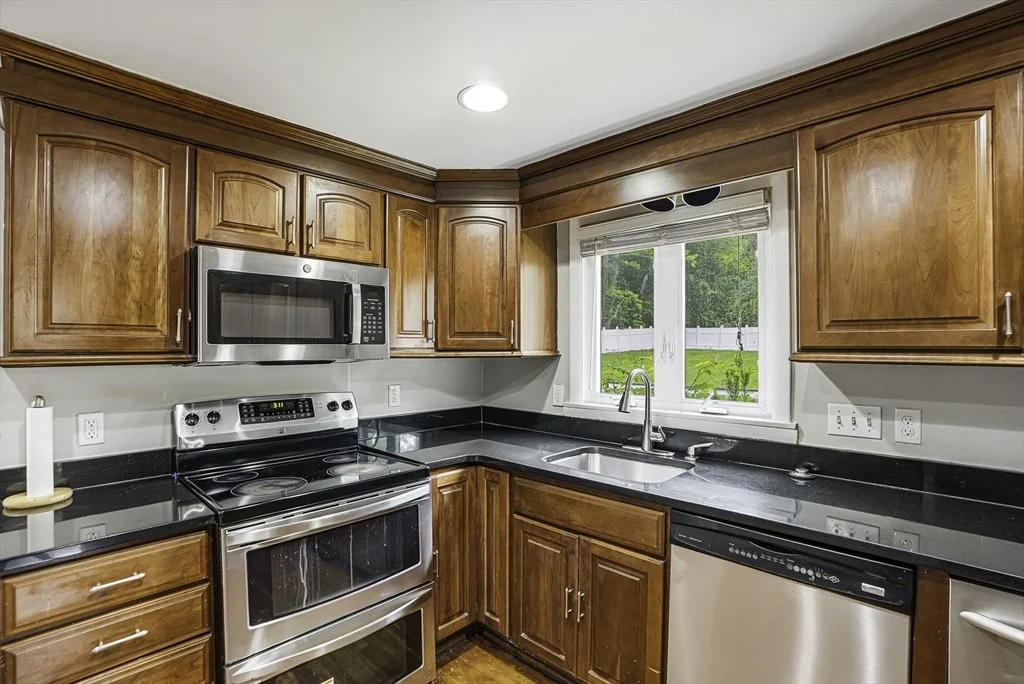 Photo of 57 Lanewood Ave