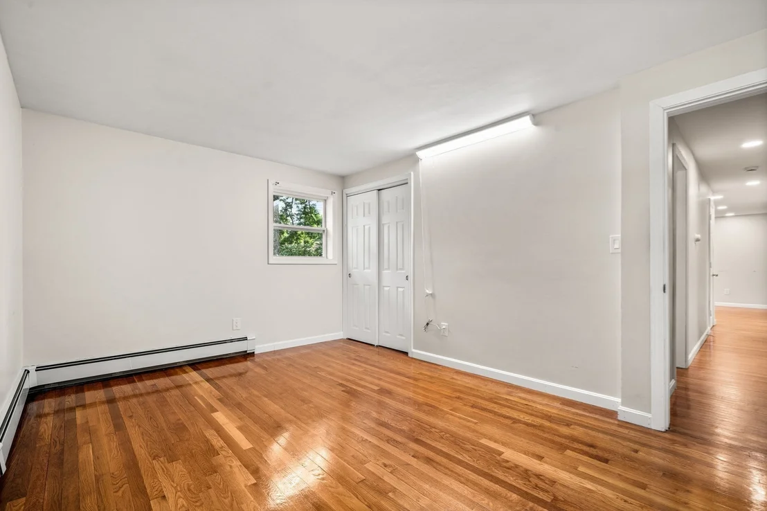 Photo of 4 Niles Rd