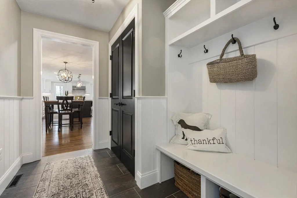 Photo of 11 Southwoods Cir