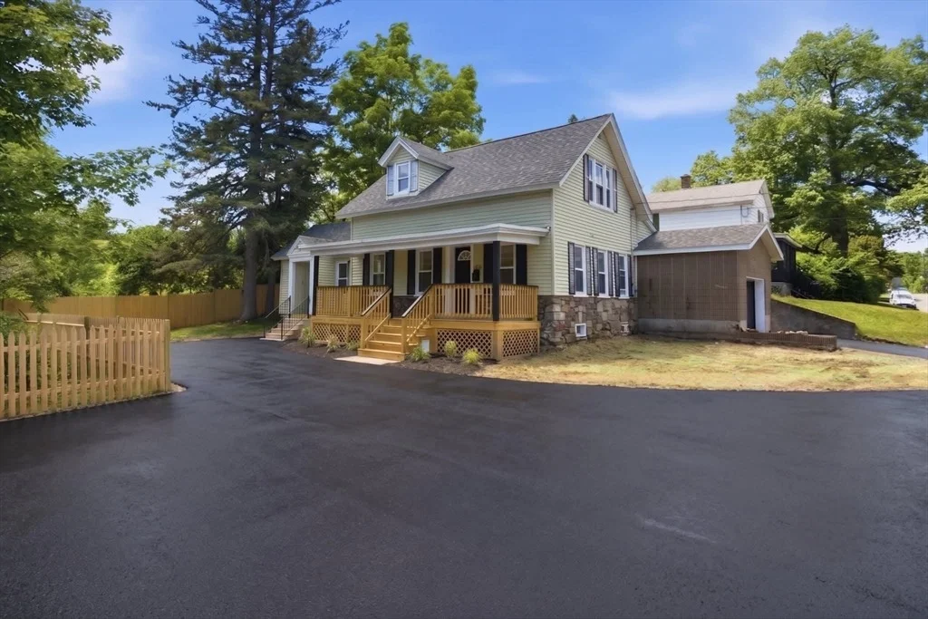 Photo of 323 Spring St
