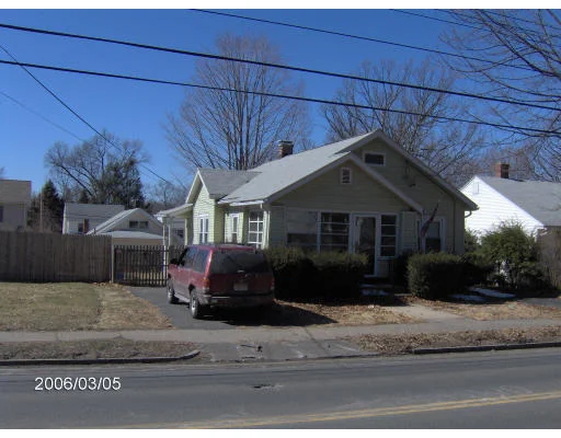 Photo of 184 Harkness Ave