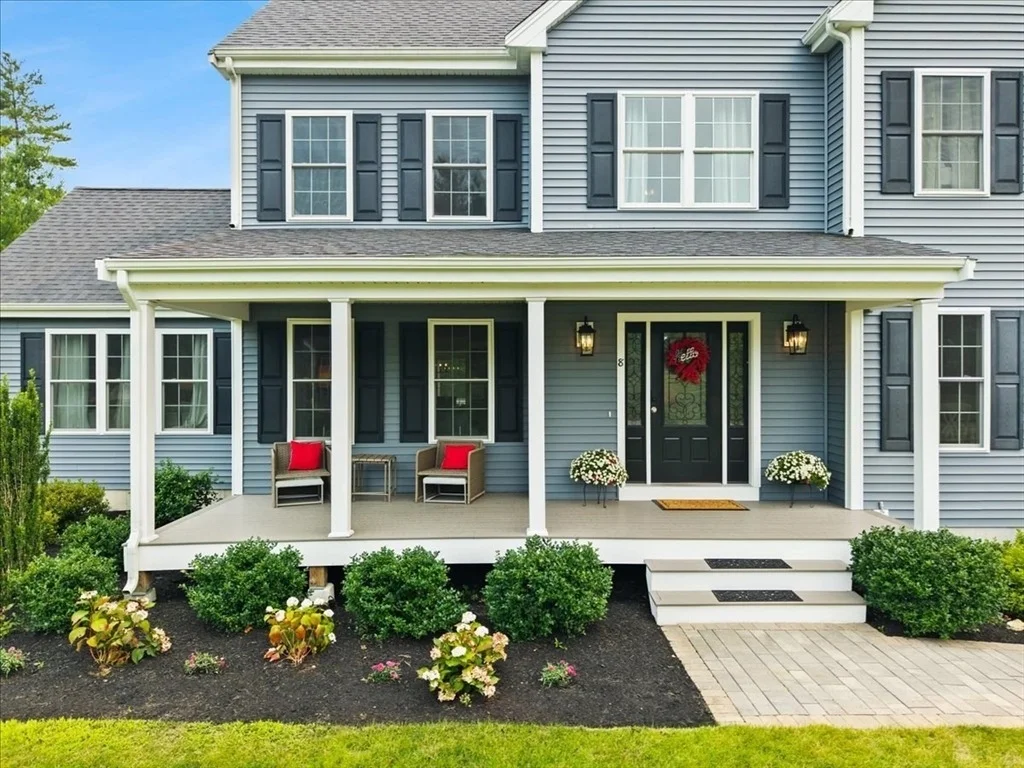 Photo of 8 Paddock Cir
