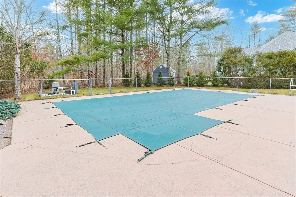 Photo of 2 Fieldstone Dr