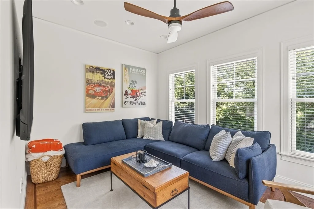Photo of 128 Gilson