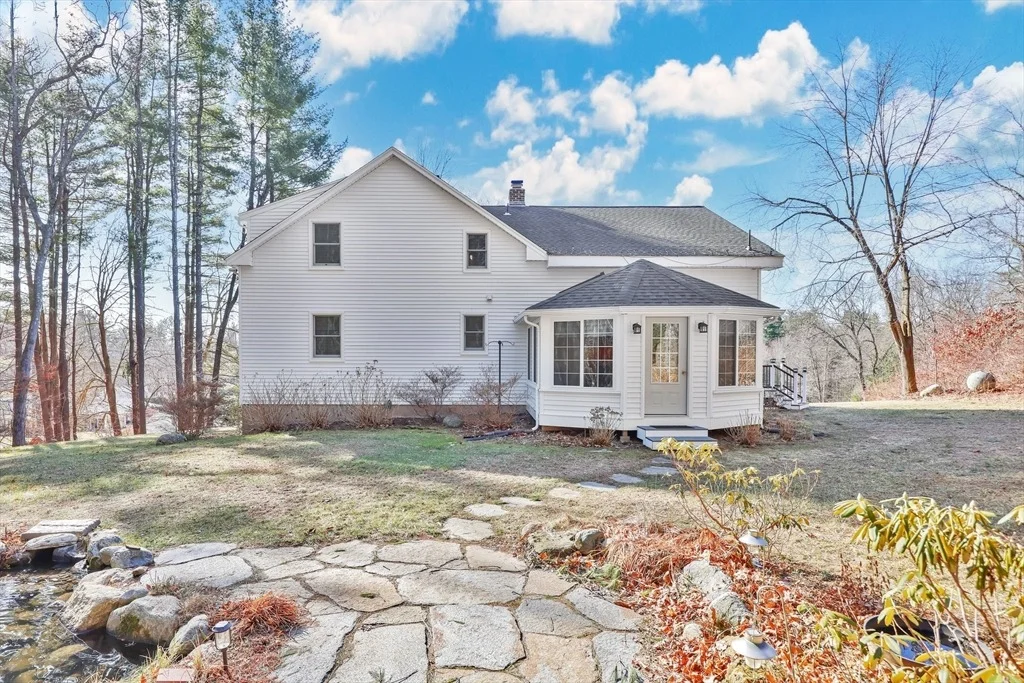 Photo of 19 Simmons Brook Dr